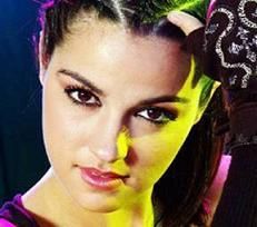 ->->->Fi primul<-<-<- - as nu e prea clara!dar in fine!!vr4eau o poza cu - Anahi